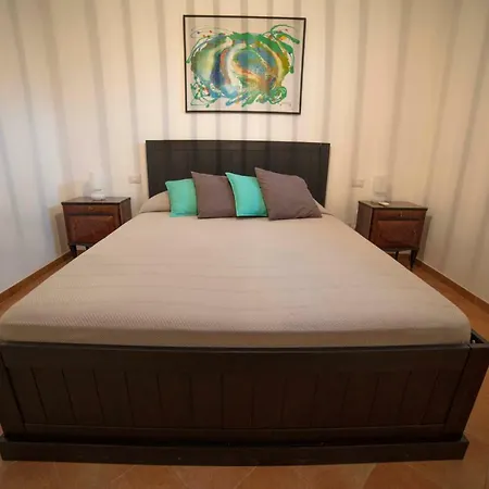 Villa Front Villa-families & Pet Friendly